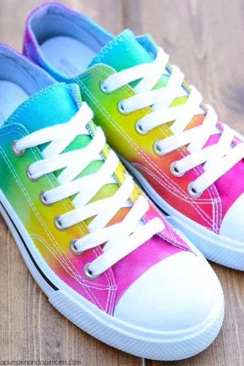 Rainbow Tie-Dye Shoes | Tie dye shoes, How to dye shoes, Diy tie .