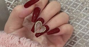 45+ Stunning Red and Gold Nails For A Sophisticated Manicure | Gel .