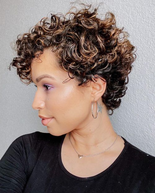 29 Short Curly Hair Ideas Trending Right Now (Hairstyles + .