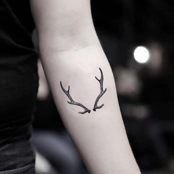 12+ Small Deer Antler Tattoo Designs | Antler tattoo, Deer tattoo .