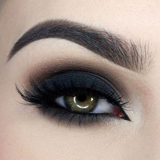 Pin by Jyll M on Aesthetic Beauty | Smokey eye makeup, Black .