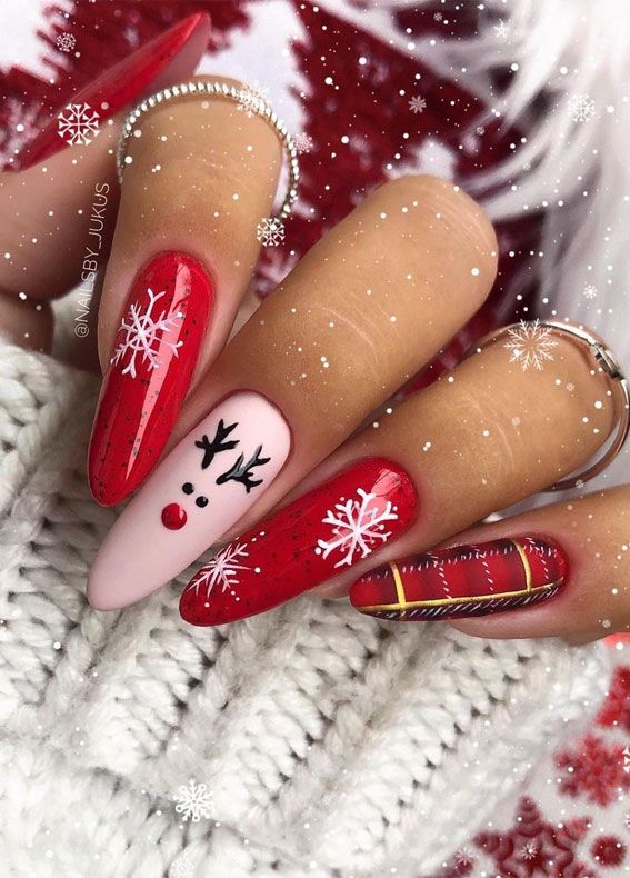 14 Red Christmas Nails That'll Make Your Manicure Stand Out This .