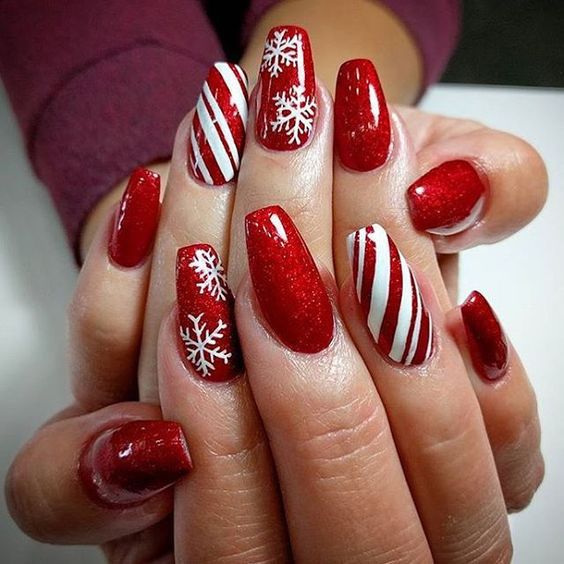 16+ Classic And Traditional Easy Red Coffin Christmas Nails .