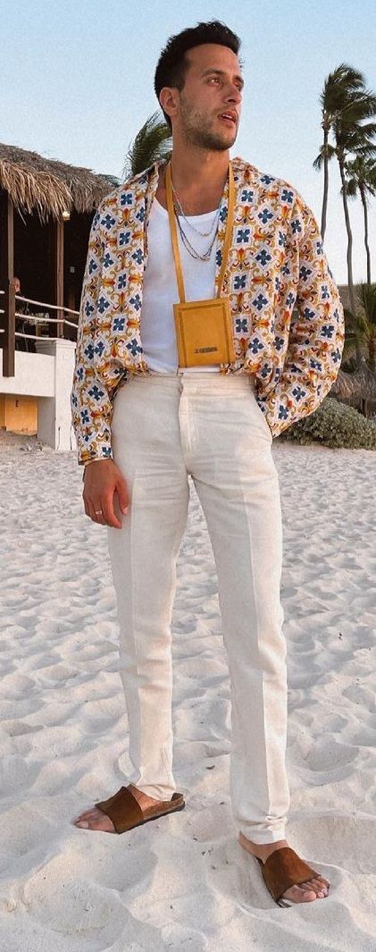 Stylish Beach Men Outfits
     