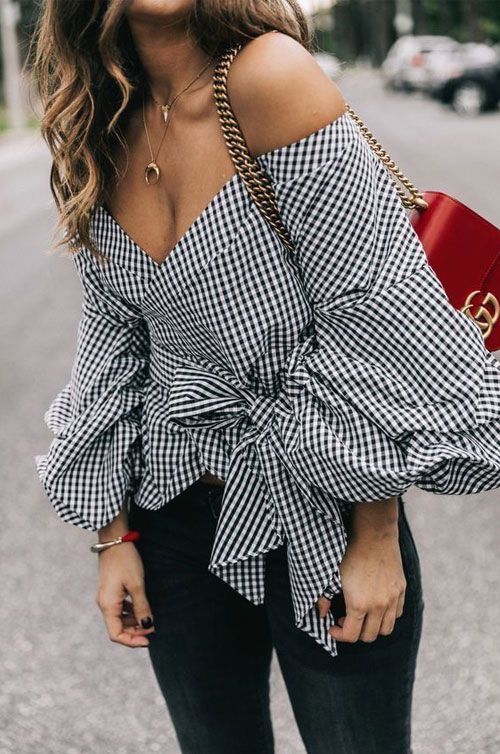 Ruffle Sleeve Top Outfit Ideas | Lovika #street #style #OOTD .