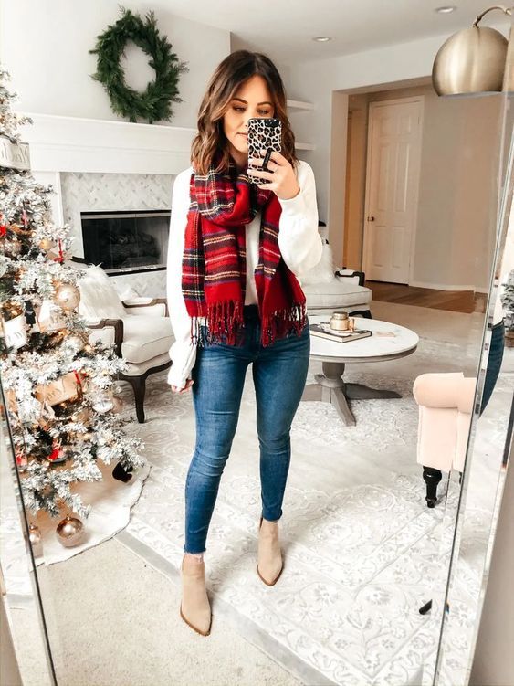 101 Simple Christmas Outfit Ideas » Lady Decluttered | Christmas .
