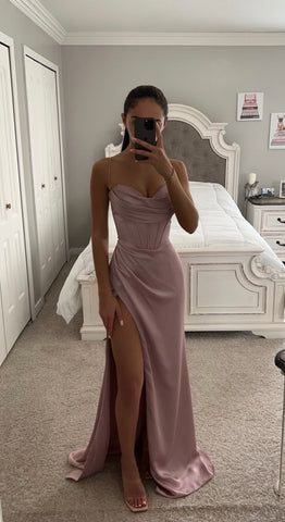 MAUVE CORSET GOWN | Classy prom dresses, Stunning prom dresses .