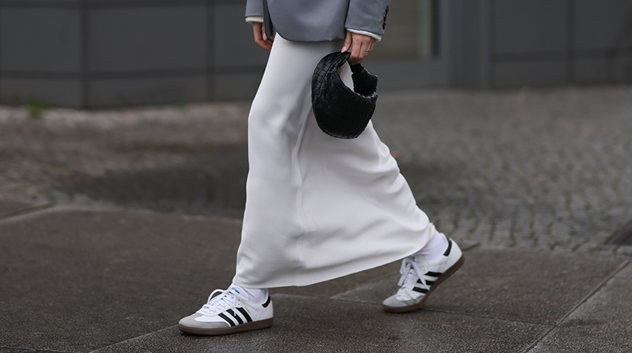 20 Best White Sneakers to Wear With Dresses 2023 – Footwear Ne