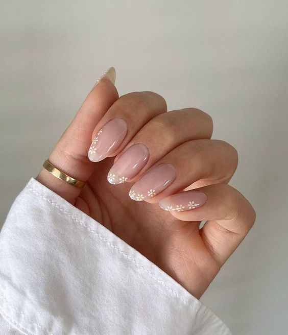 40+ Almond Nails Inspiration Photos For Your Next Manicure .