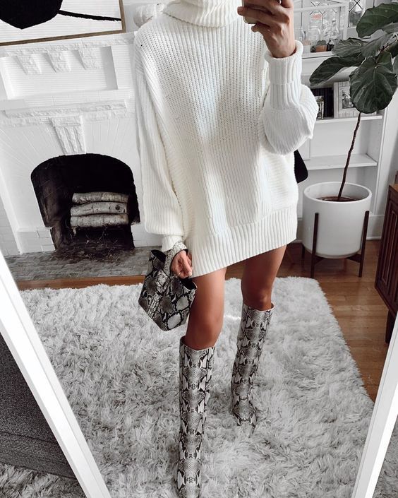 Trendy Outfits With Snake
      Print Boots