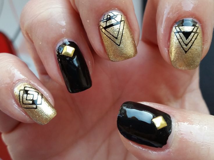 Gold Triangle Nails | Triangle nails, Geometric nail, Geometric .