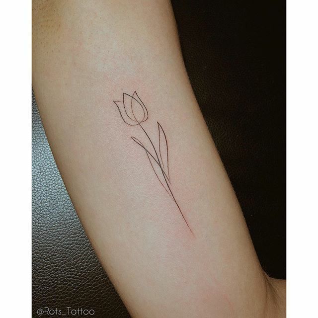 Pin by Marloeke van Vliet on Tattoo ideas | Tulip tattoo .