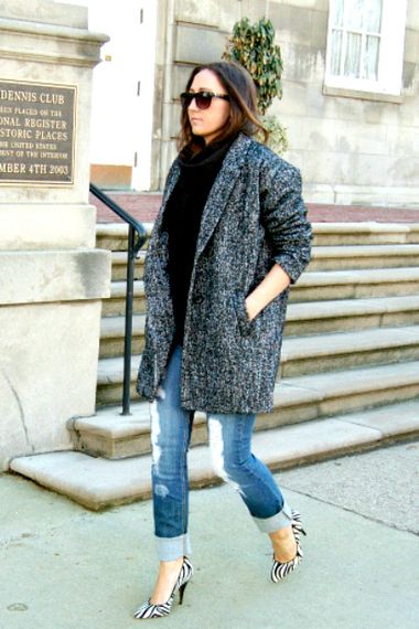 oversized tweed coat, denim, scarf -- love it! | Jacket outfit .