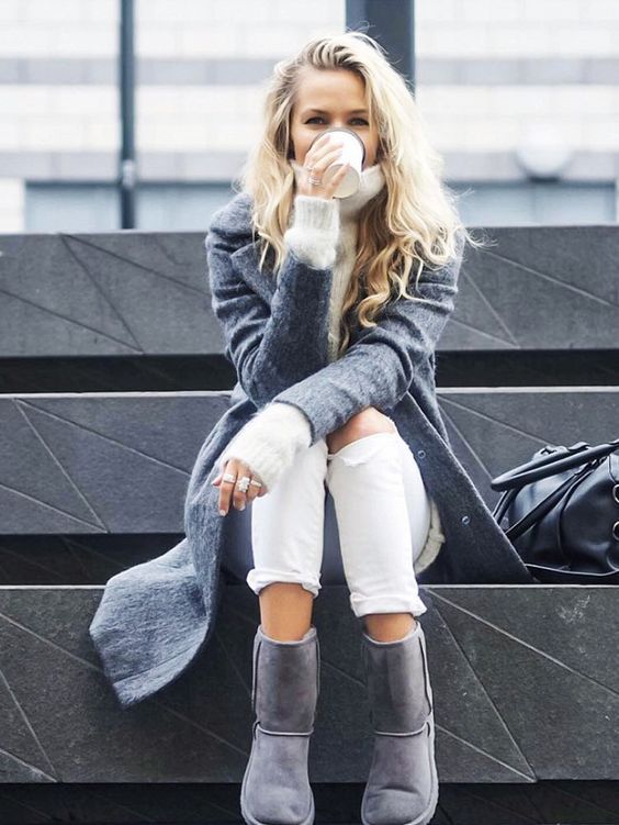 Street Style: UGG Classic Boots | Short boots outfit, Ugg boots .