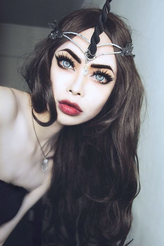 11 Stunningly Pretty Halloween Makeup Ideas | Unicorn makeup .