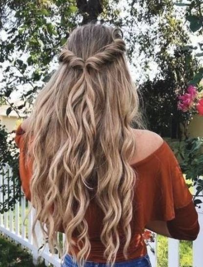 Hairstyles prom curly wavy hair 23+ new ideas #hair #hairstyles .