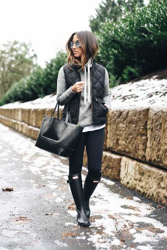 My Favorite 37 Hoodie Outfit Ideas 2020 | Cold day outfits, Rainy .