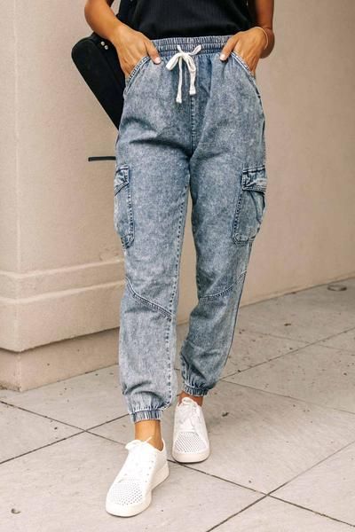 Luna Denim Cargo Joggers in Medium Wash – böhme | Jeans outfit .