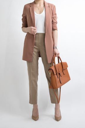 1 MONTH of Work Outfit Ideas for Women who work in an office .